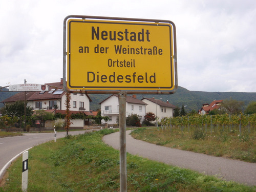 Diedesfeld on der Weinstraße.